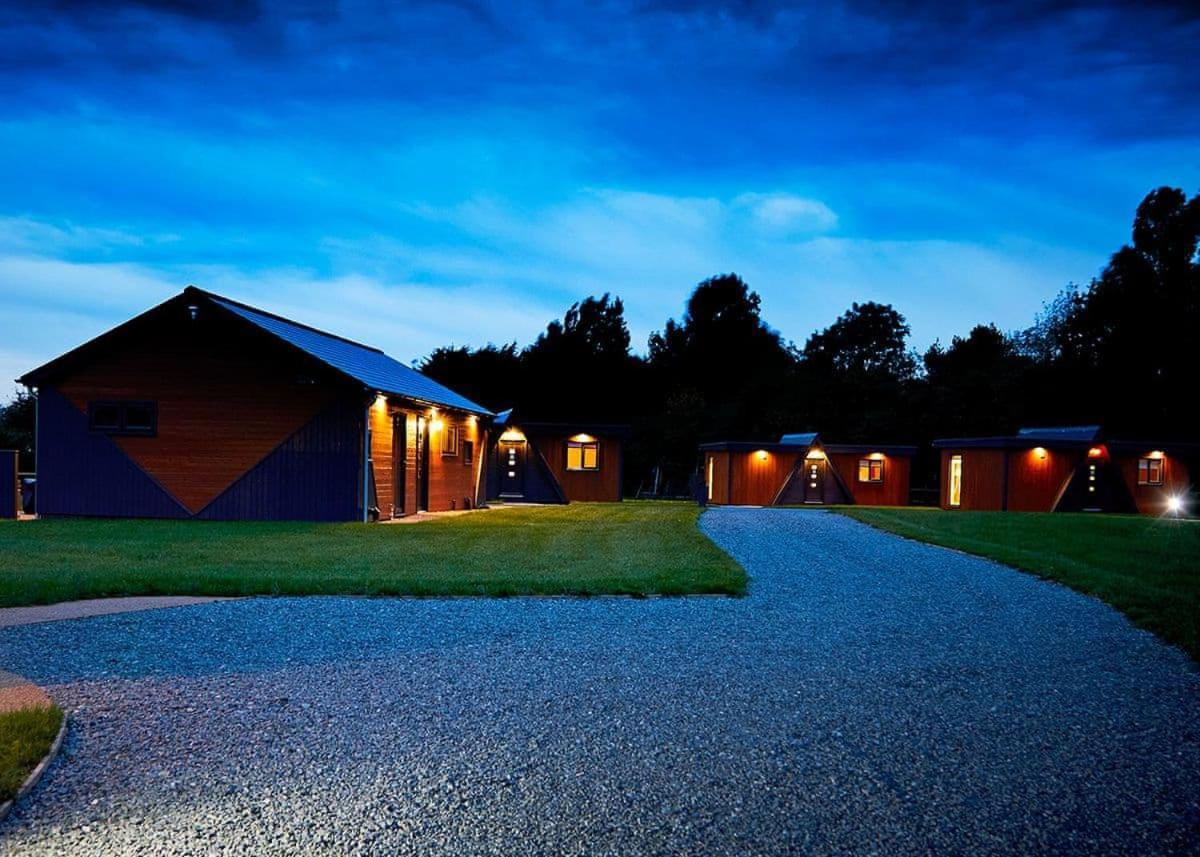 North Star Sanctum Hotel Garton Bagian luar foto