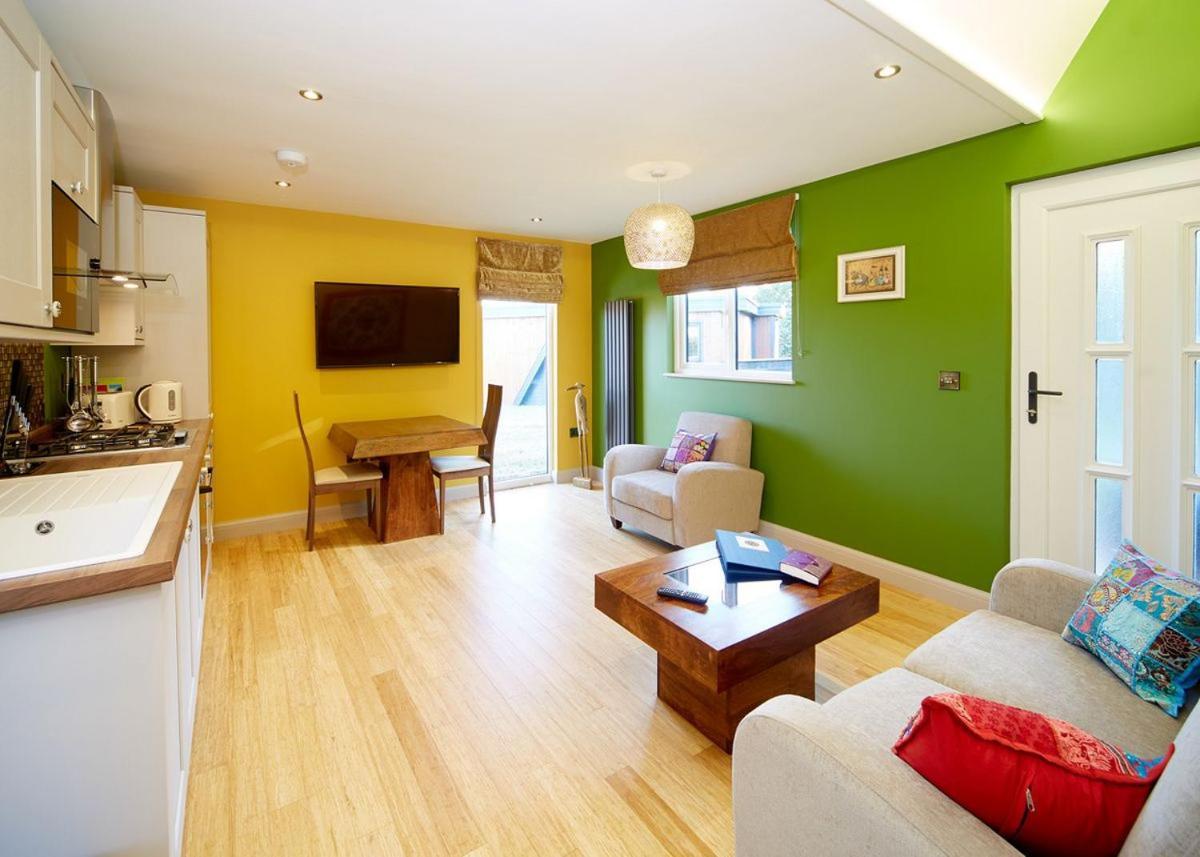 North Star Sanctum Hotel Garton Bagian luar foto