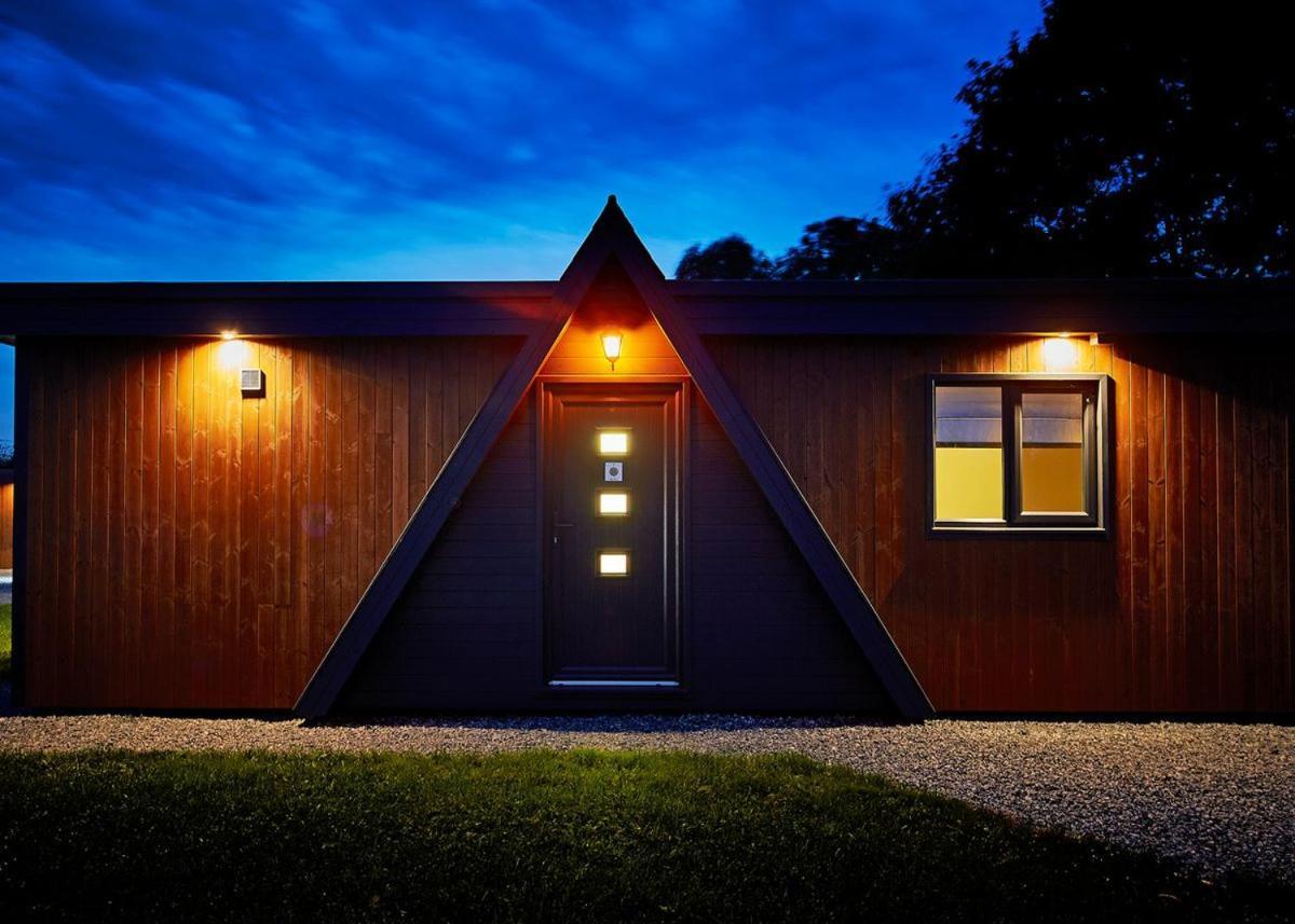 North Star Sanctum Hotel Garton Bagian luar foto