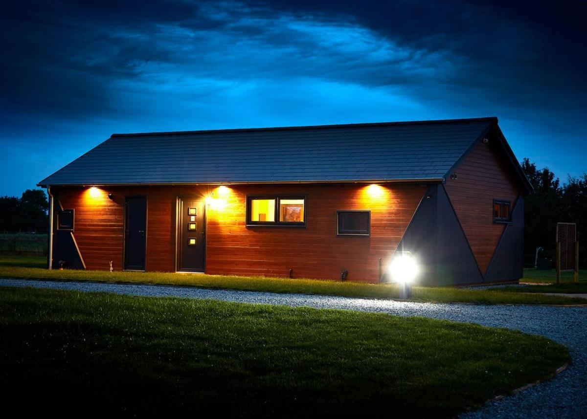 North Star Sanctum Hotel Garton Bagian luar foto